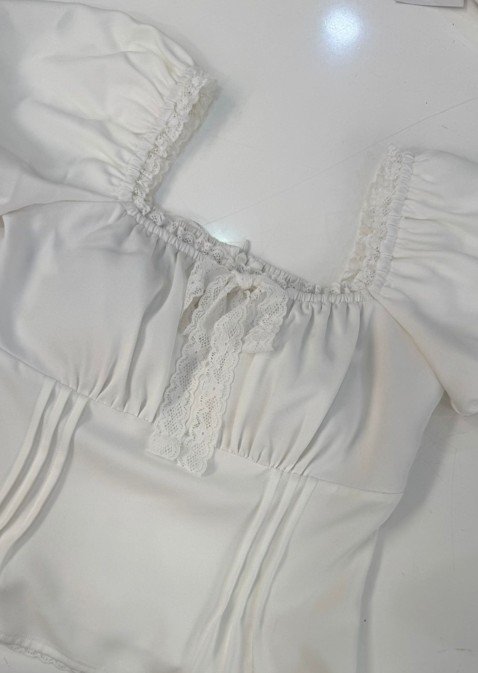 *PO: ETA MID SEP* Mogu Front Lace Top