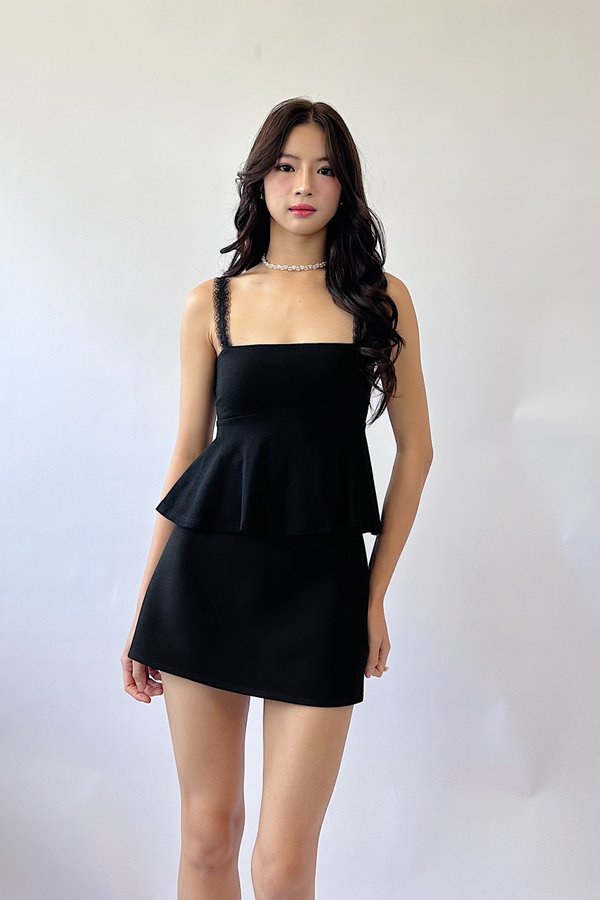 (BARE/BASIC) Lumi V2 Babydoll Lace Strap Top