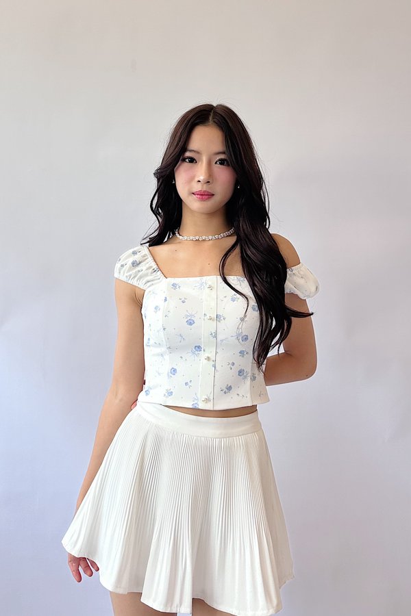 Roselle Straight Neckline Top in Blue Printed Floral