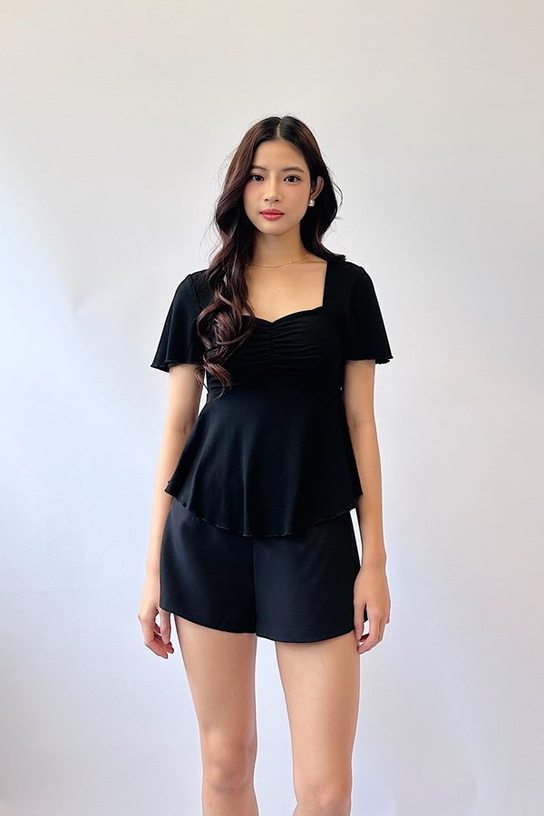 (BARE/BASIC) Liara Ruched Babydoll Sleeved Top