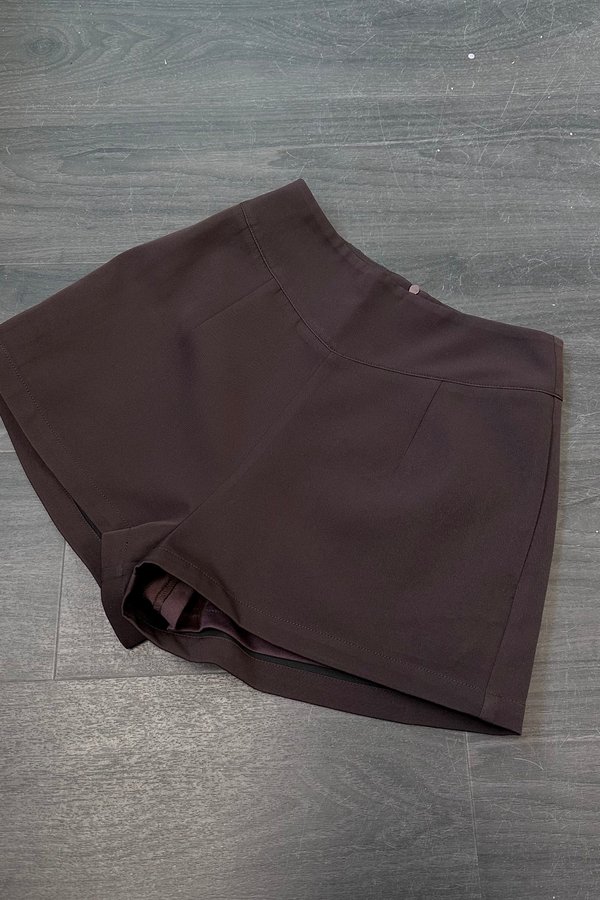 *PO: ETA END OCT* Cataleya V Waist Shorts in Chocolate