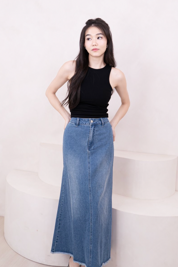 *Petite* Mira Denim Maxi Skirt with Chain Belt in Dark Wash