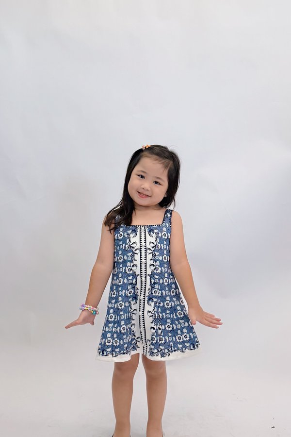 *PREORDER* (MINI MIKAYLA) Wylie Pearl Button Printed Mini Dress