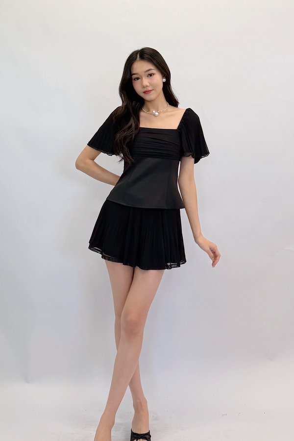 *PO: ETA MID DEC* (QUEEN OF TEXTURES) Yvette Mesh Ruched Pleated Sleeve Top