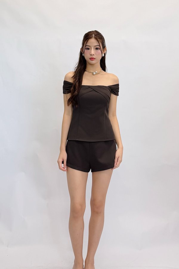 (QUEEN OF TEXTURES) Evelyn Mesh Off Shoulder Top