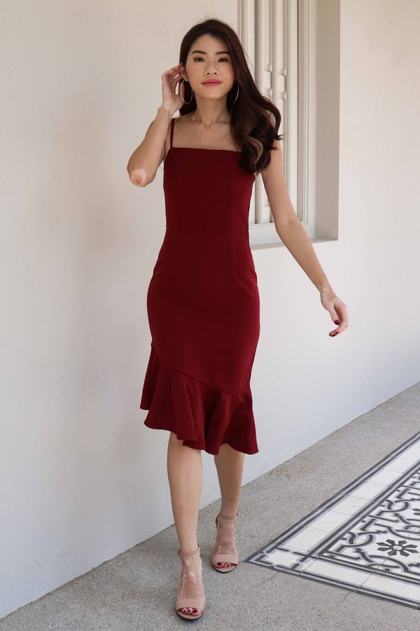 *RESTOCKED* Patty Mermaid Padded Dress in Maroon