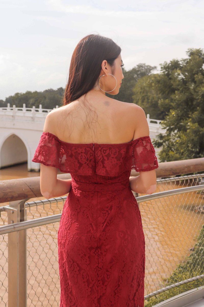 PREMIUM* Brielle Off Shoulder Lace Dress in Red
