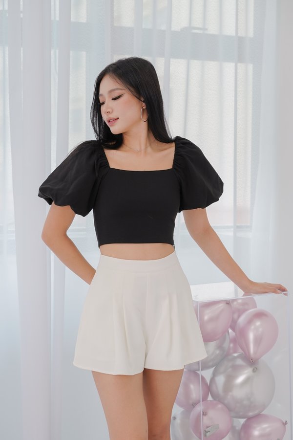 Everly V3 Puff Sleeve Top in Black